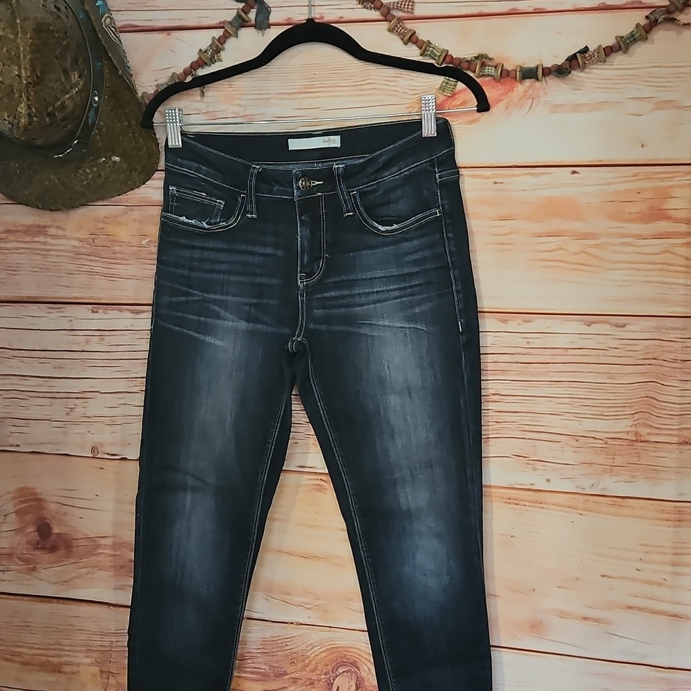 NEW "Daytrip" Women's Dark Wash Skinny Jeans!